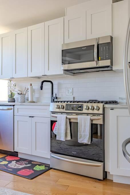 Stylish, Modern & Cozy Washington