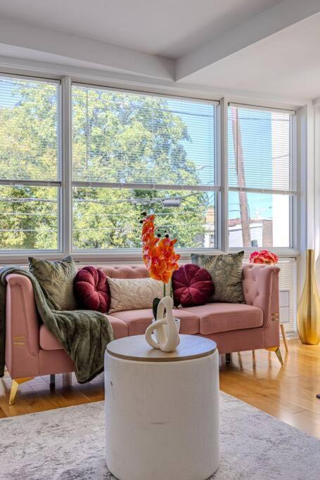 Stylish, Modern & Cozy Apartment Washington