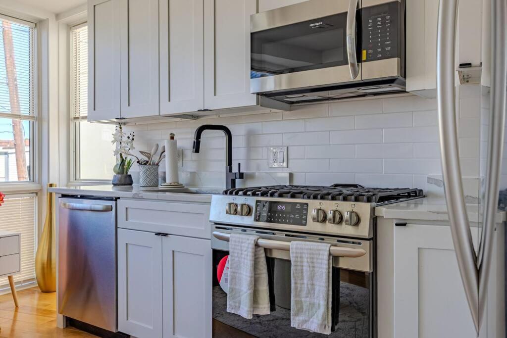 Apartment Stylish, Modern & Cozy