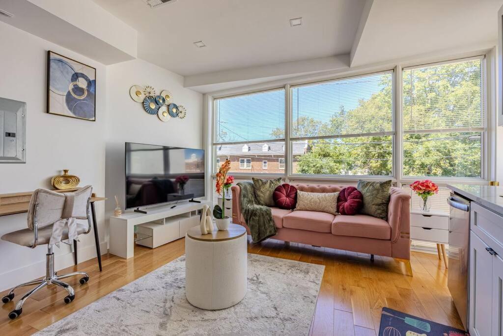 Apartment Stylish, Modern & Cozy *