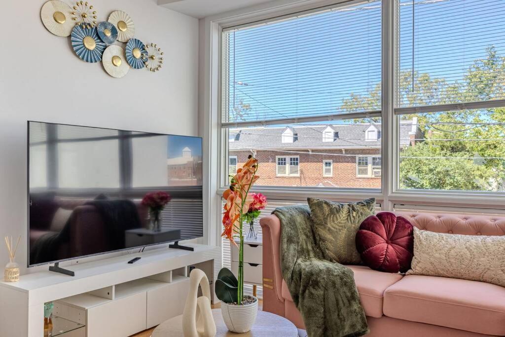 Stylish, Modern & Cozy Washington